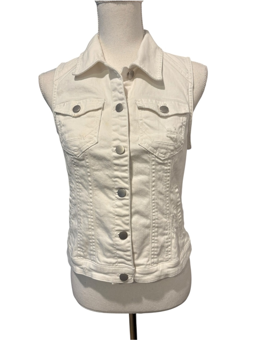 Chico’s White Sleeveless Denim Vest. Size S